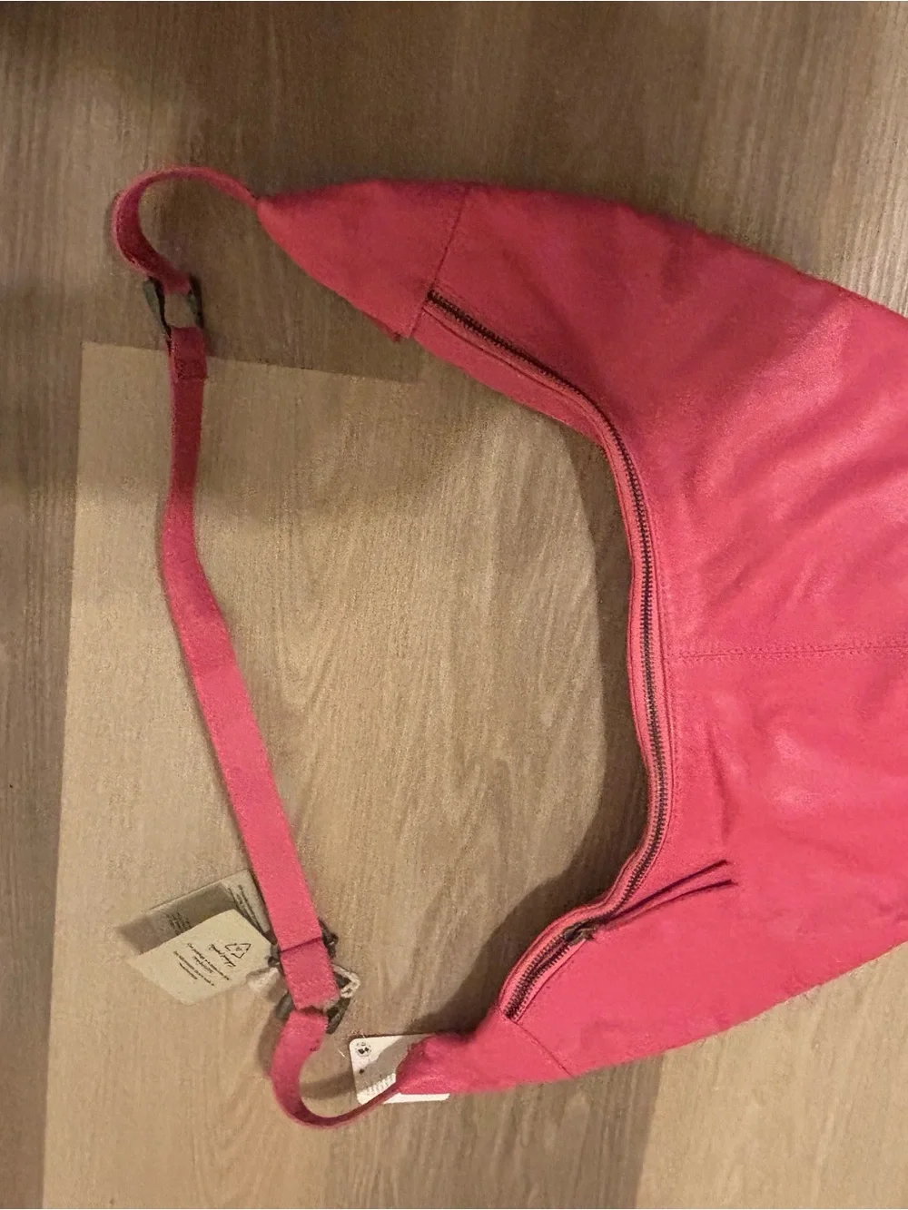 NWT FREE PEOPLE IDLE HANDS SLING BAG - SLOUCHY BAG - Picture 6 of 8
